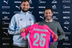 开云-门将强援!曼城社媒晒多纳鲁马亮相照片:他来了